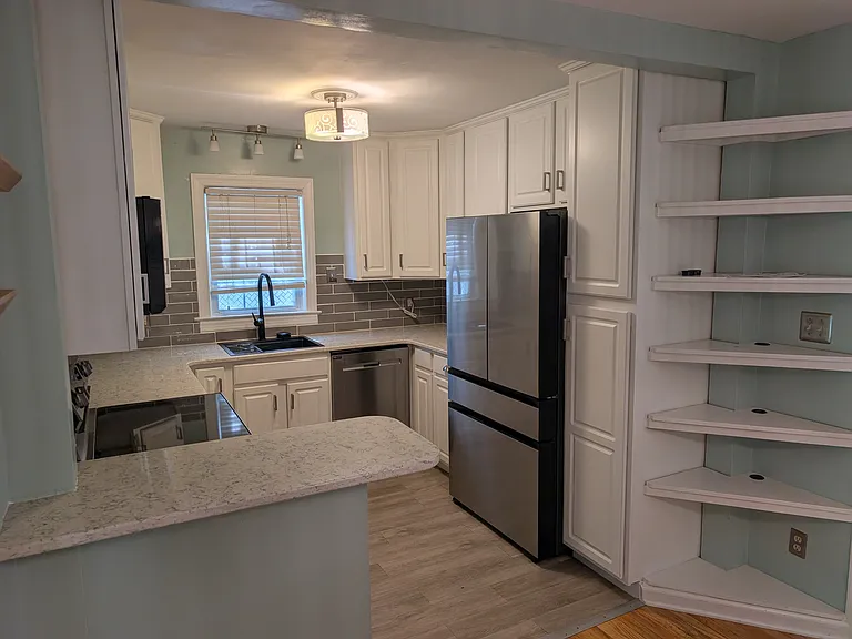 1319 Riverdale Dr — Photo 10