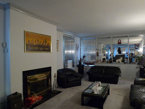 ANOTHER VIEW OF LIVINGROOM