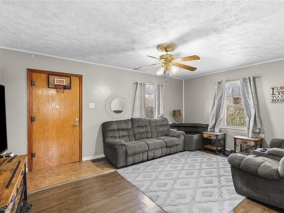 5th image of 832 Buena Vista Blvd