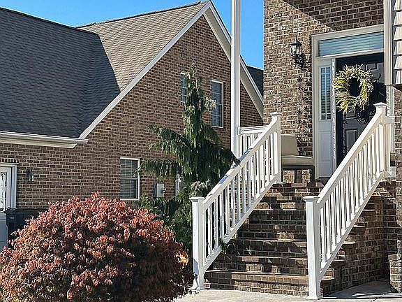 3rd image of 1028 Stokes Dr