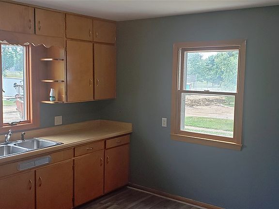 4th image of 308 E High St