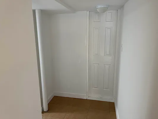 Rented by 18 REALTY | media 16