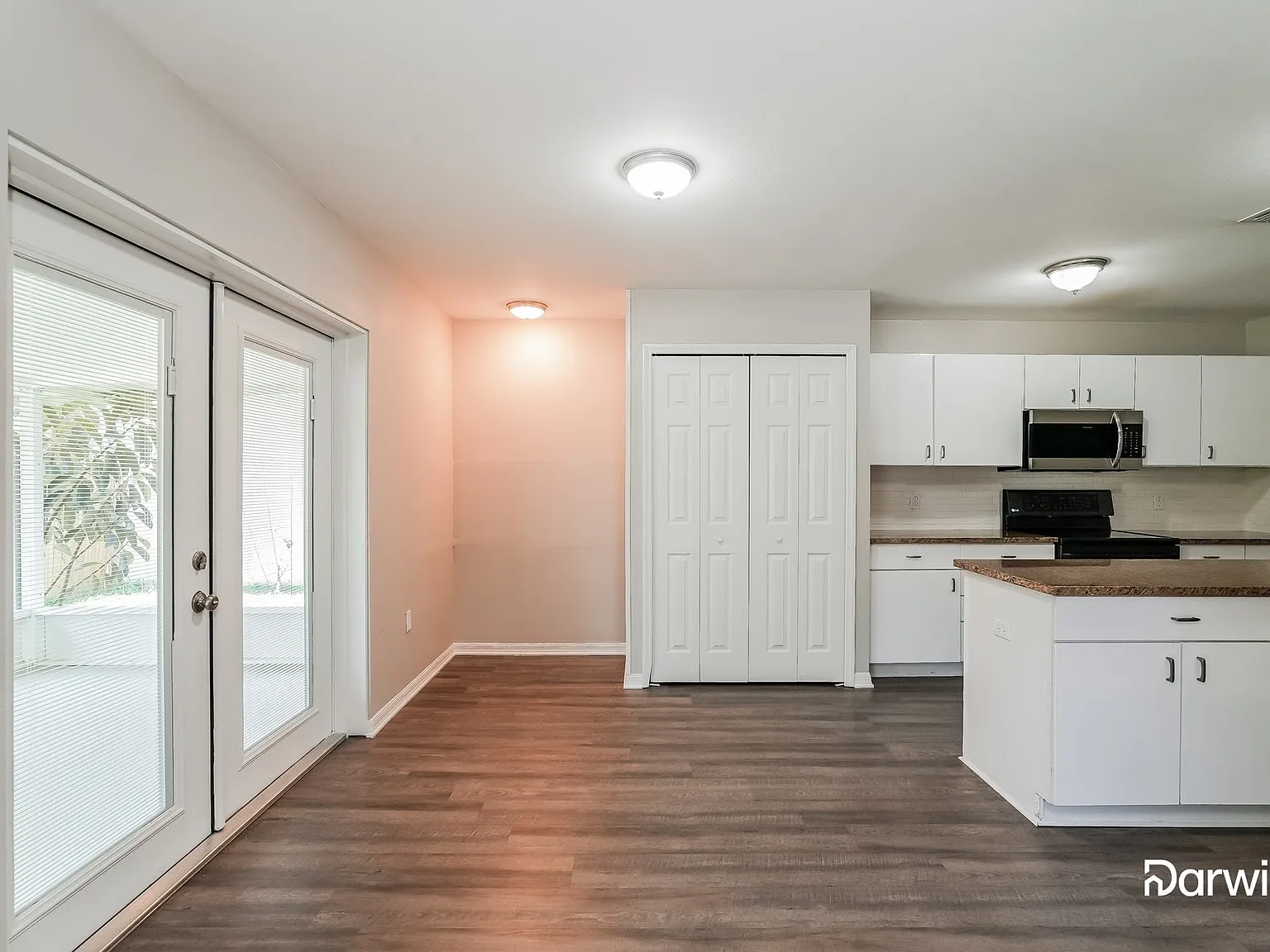 4 bed, 3.0 bath, 1944 sqft, $2,195 — Photo 3