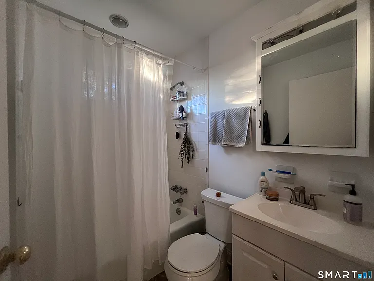 124 Thorpe St — Photo 18