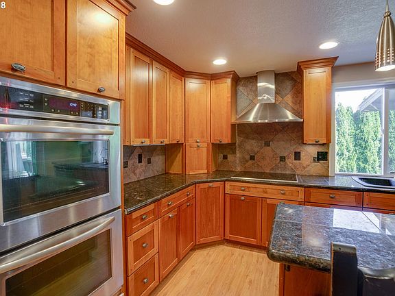 4th image of 9006 NE 92nd St