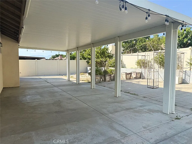 2975 Gibson St — Photo 19