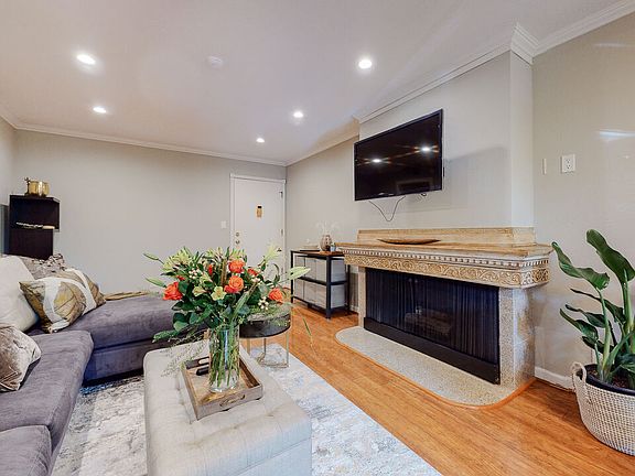 4th image of 10201 Summertime Ln Unit 201