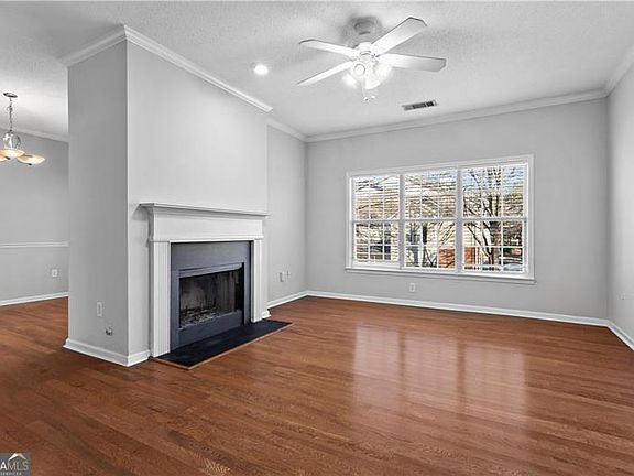 5th image of 605 Spring Heights Ln SE #6/605