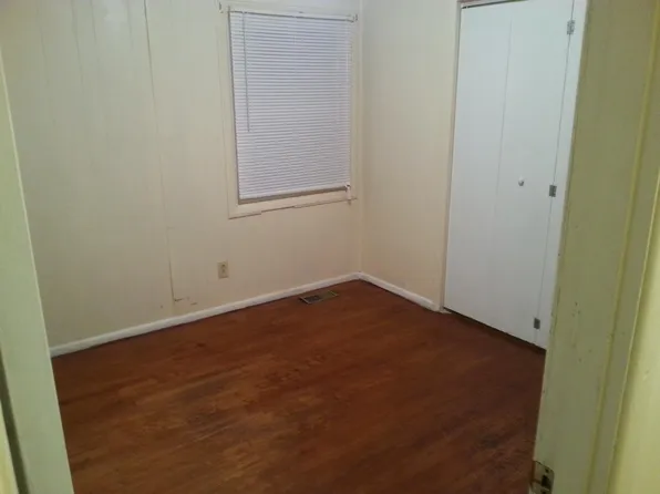 301 Desmond Dr, Fayetteville, NC 28314