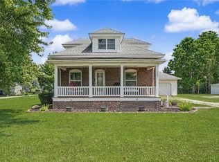 302 S Olmstead St, Oakwood, IL 61858