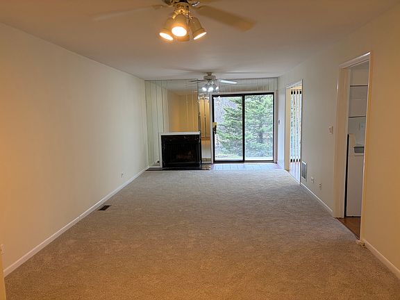 2nd image of 1S055 Spring Rd #1C