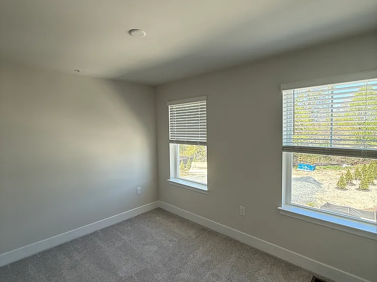 2110 Winterberry Ln — Photo 13