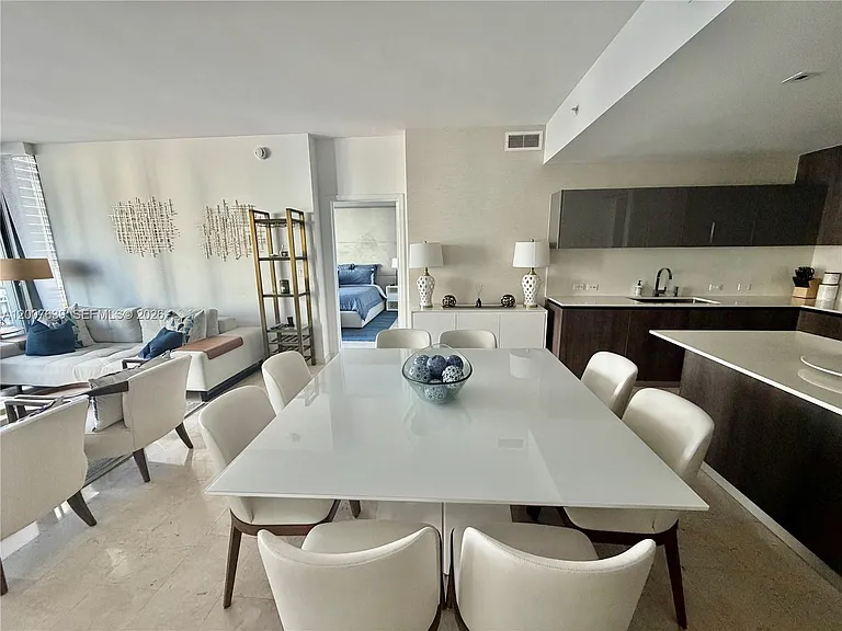 88 SW 7th St #1109 — Photo 13