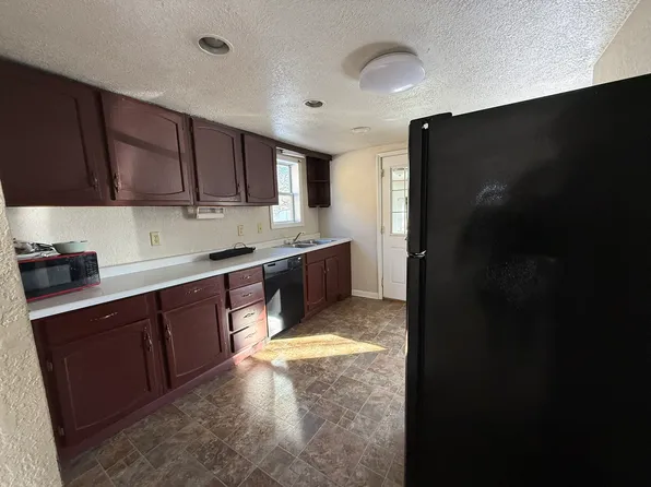 304 2nd St SW, Watertown, SD 57201