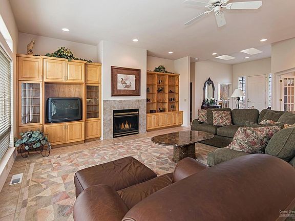 4th image of 800 Cinnamon Teal Dr