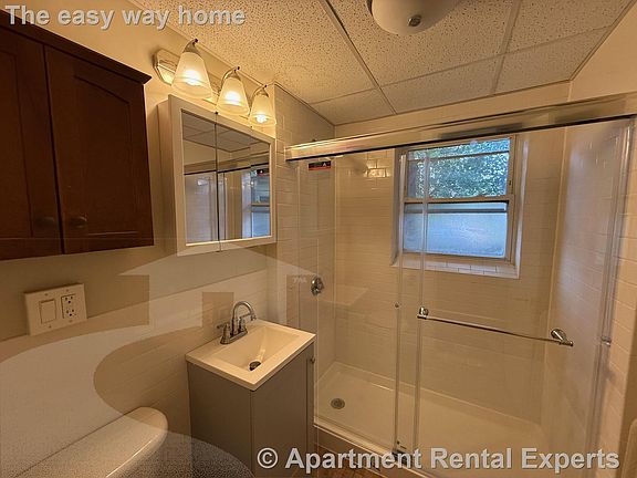 3rd image of 105 Norfolk St APT 2