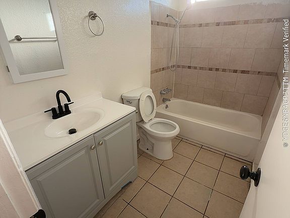 5th image of 409 Stephens Dr APT 14