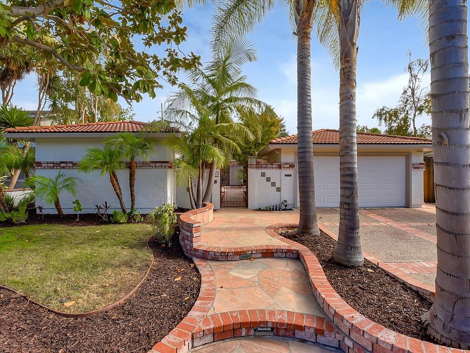 1st image of 888 Russet Dr
