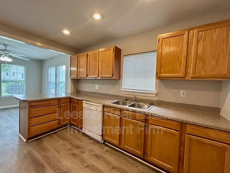 720 Delaware St #SHREVEPORT — Photo 6