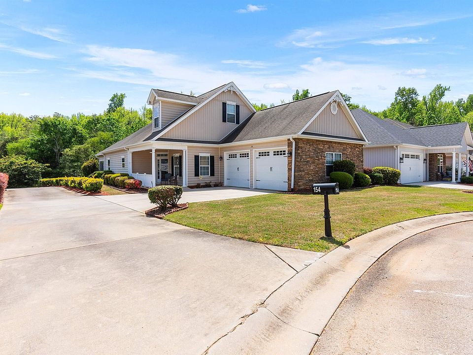 1st image of 154 Fairway Oaks Dr
