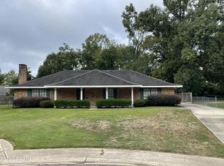 2424 Village Dr, Opelousas, LA 70570