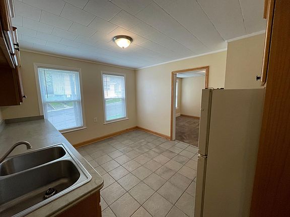 3rd image of 803 Vine St APT 3