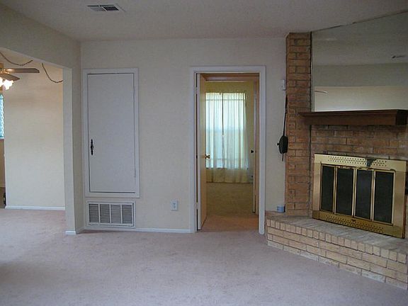 3rd image of 9525 Braeburn Glen Blvd