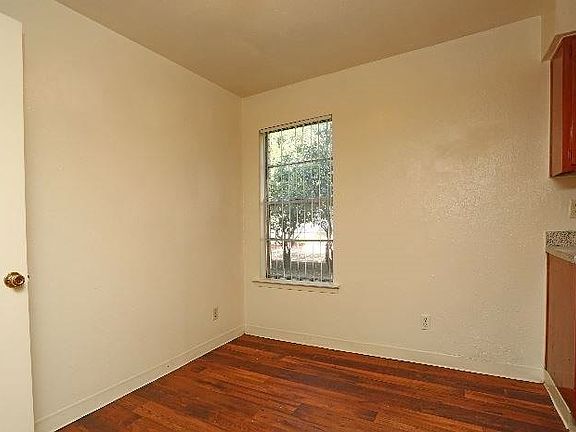 3rd image of 2042 Royal Ln APT 1150