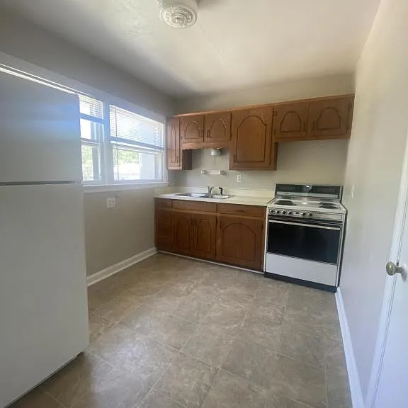 711 N College Ave #2 — Photo 6