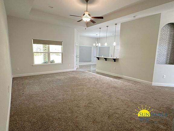 2nd image of 2337 Salamanca St