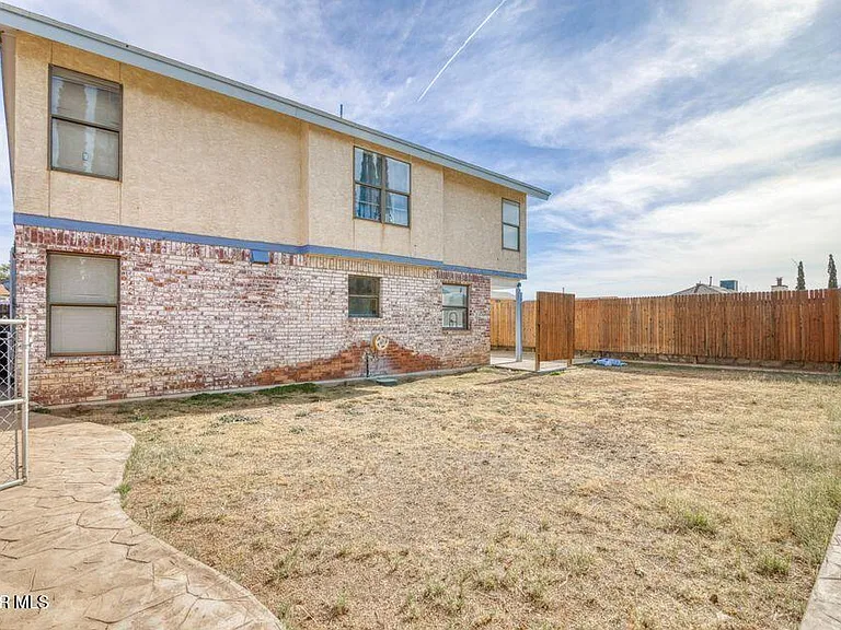 10901 Joe Dimaggio Cir — Photo 23
