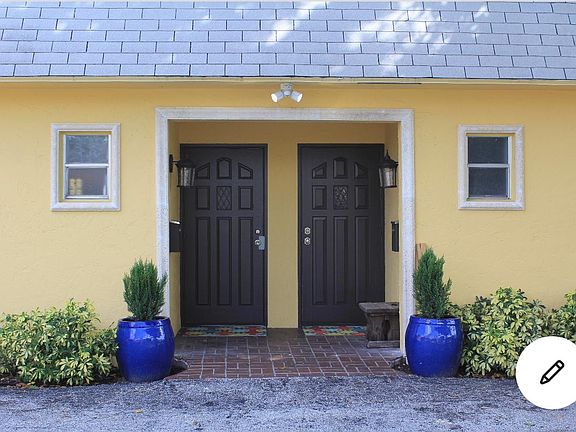 2nd image of 803 NE 2nd Ave #803