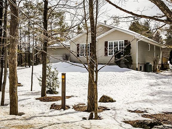 4th image of 136 Maple Ln