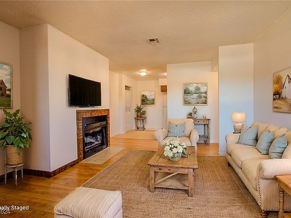 3rd image of 518 Elm St APT H