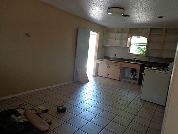 4th image of 4508 Highland Lake Dr