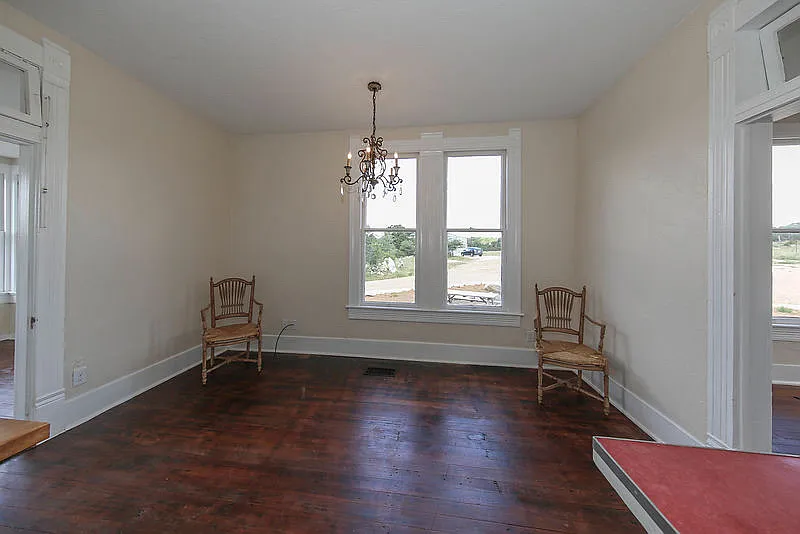 2 bed, 2000 sqft, $2,500 — Photo 4