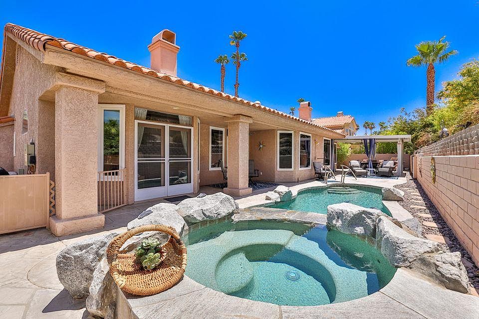 AMAZING PARTY POOL