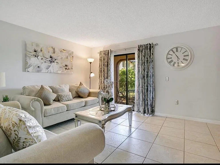 154 San Juan Cir — Photo 5