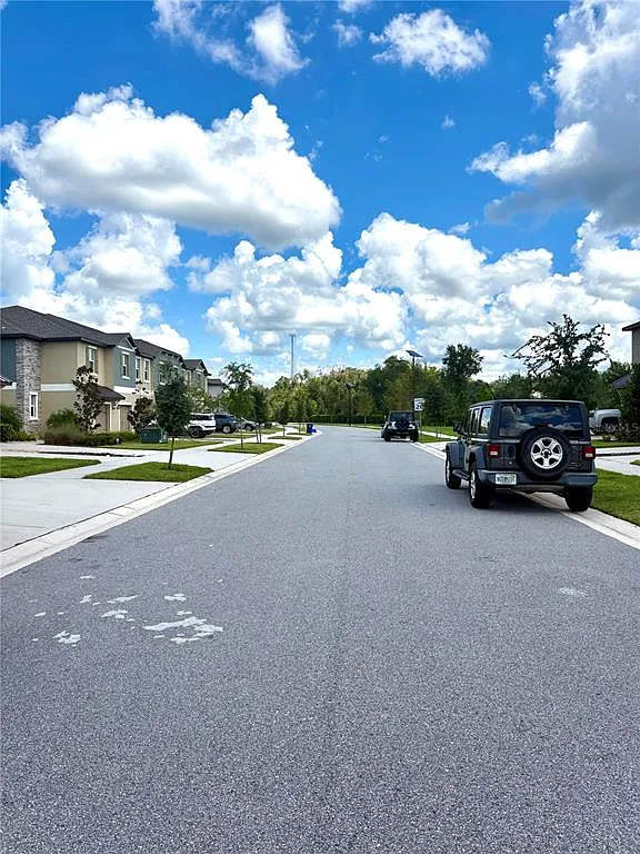 3 bed, 2.5 bath, 1666 sqft, $1,850 — Photo 2