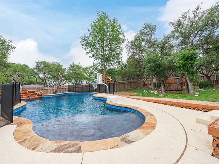 410 Cadence Hl — Photo 26