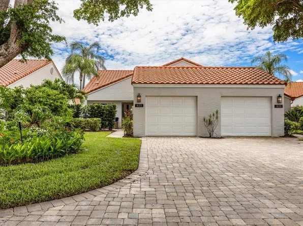 833 Reef Point Cir, Naples, FL 34108