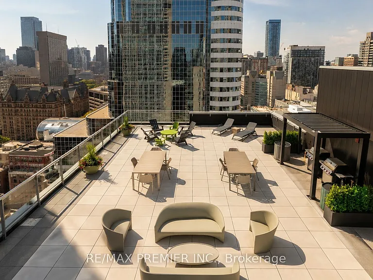 220 Victoria St #705 — Photo 35