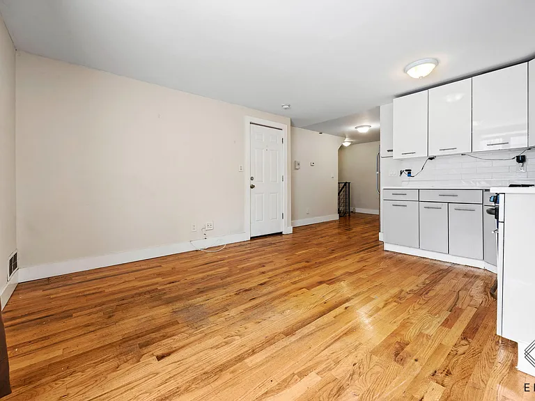 63 Pulaski St #1A — Photo 5