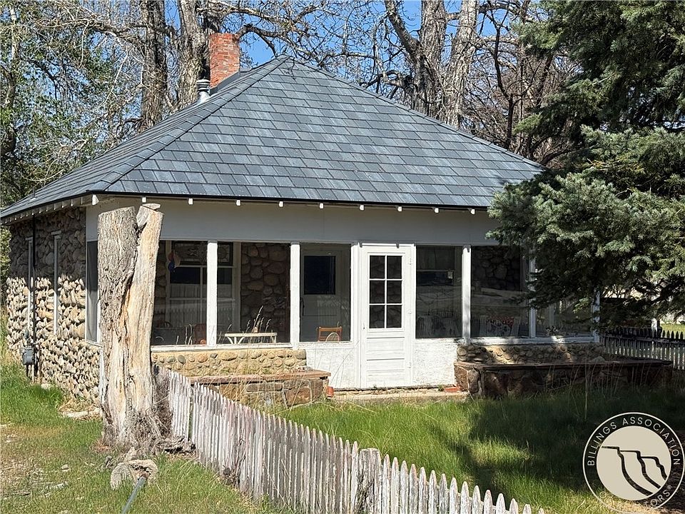 1st image of 213 W Grove St