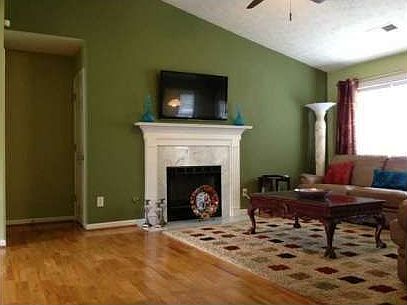4th image of 1052 Ludwick Way
