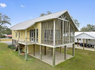 115 1/2 Felicity St, Bay St Louis, MS 39520