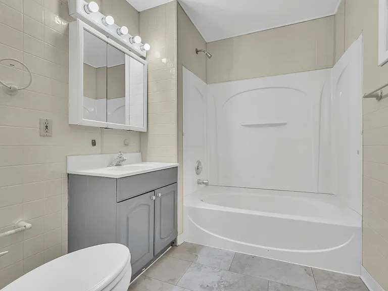 10 Bay Woods Dr — Photo 13