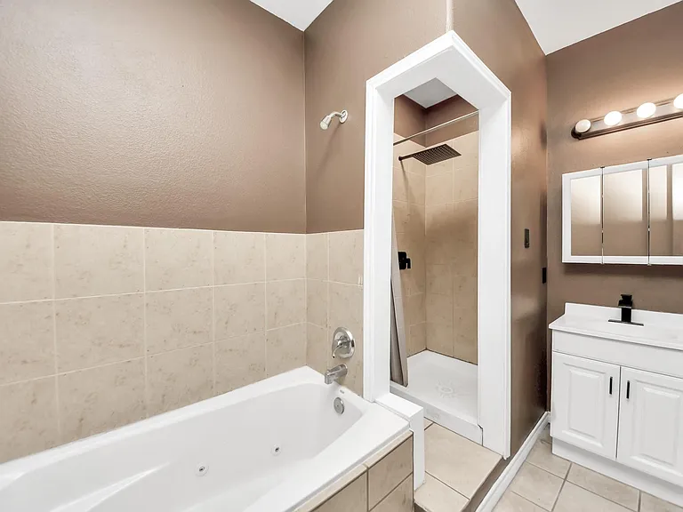 1603 Dove Run — Photo 22