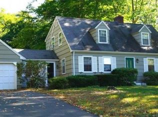 7 Oak Dr, Northford, CT 06472