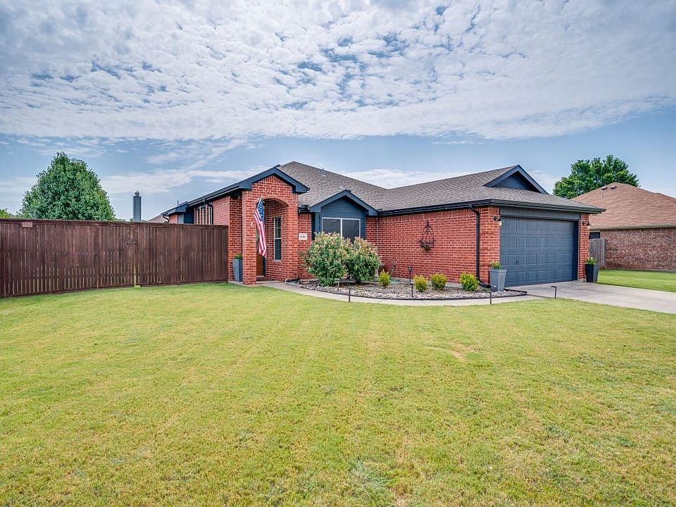 1st image of 530 Stefhanie Dr